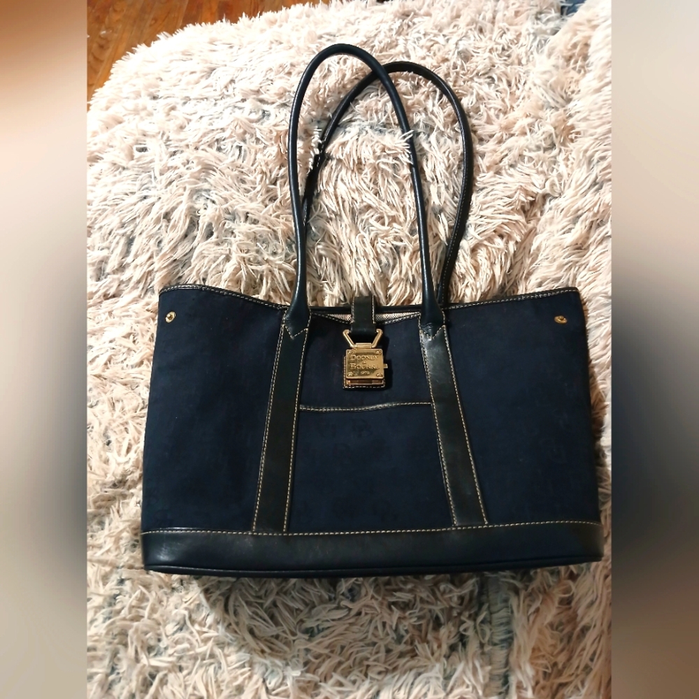 Dooney And Bourke Bag Classic - Picture 1 of 15